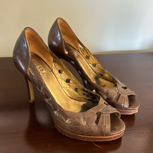 GUESS Brown woven leather platform heels size 7 1/2